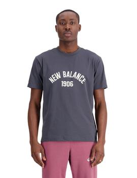 Camiseta New Balance Essentials Varsity Hombre Gris