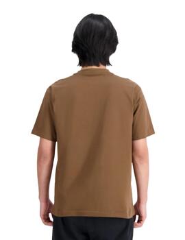 Camiseta New Balance Essentials Stacked Logo Hombre Marrón