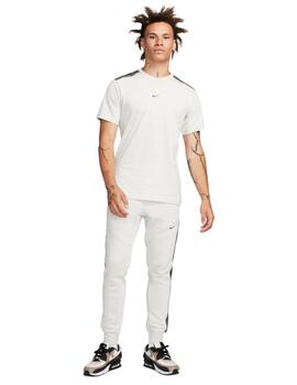 Camiseta Nike Graphic Hombre Beige