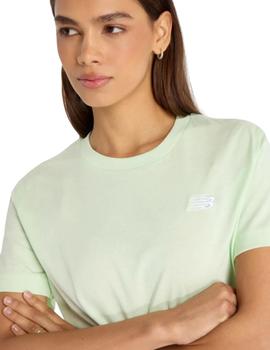 Camiseta New Balance Essentials Verde Mujer